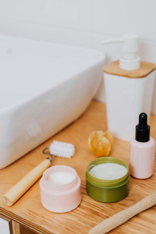salle de bain désencombrée qui amène détente et sérénité